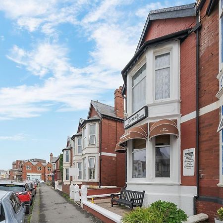Deneside Guest House 블랙풀 외부 사진