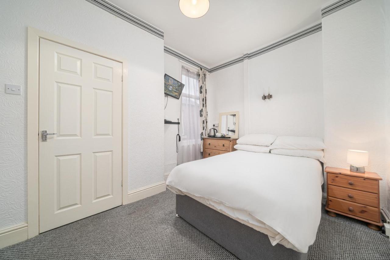 Deneside Guest House 블랙풀 외부 사진